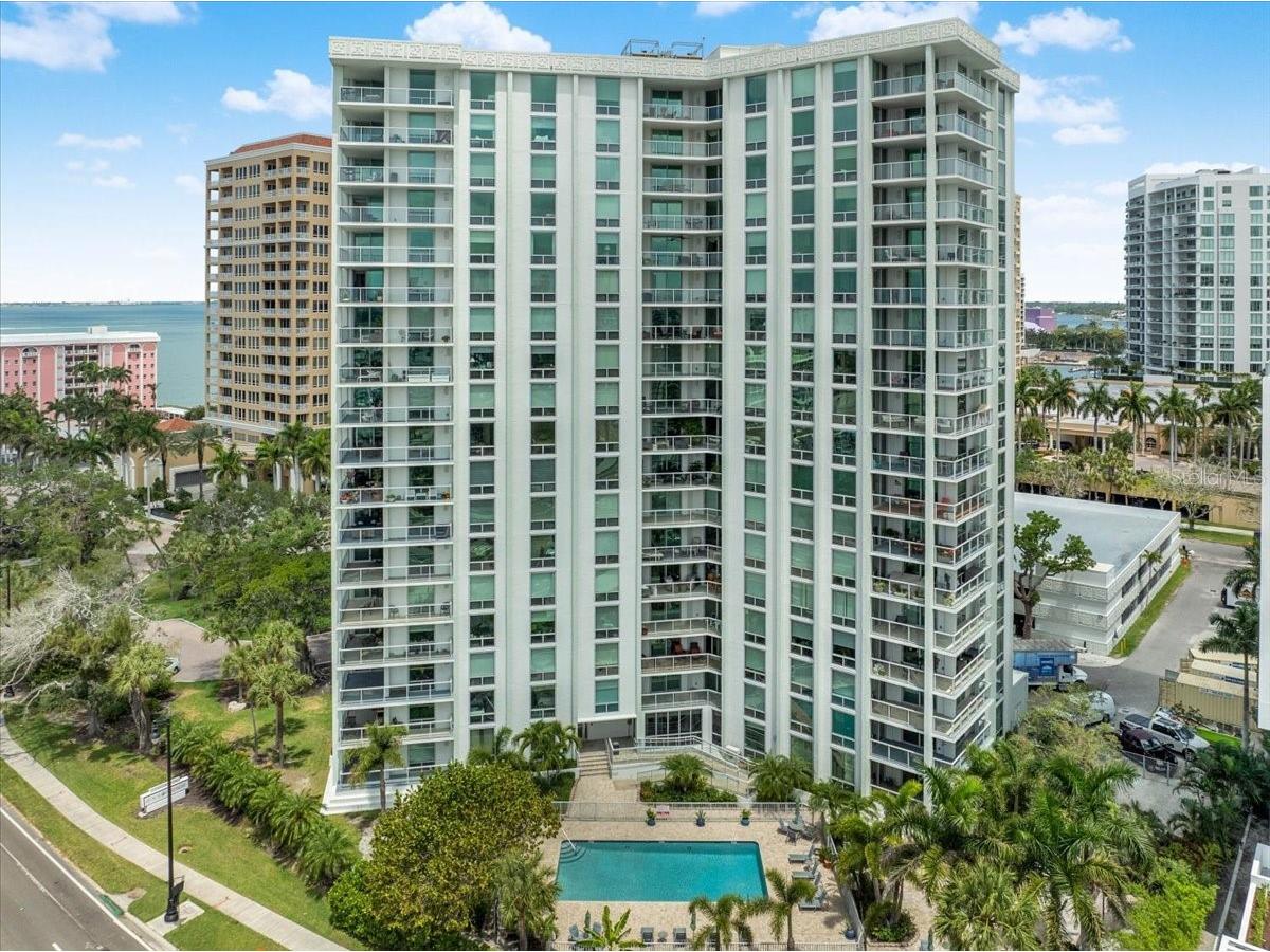 1111 N Gulfstream Avenue #7C Sarasota FL 34236 - SARASOTA BAY A4692338 image3