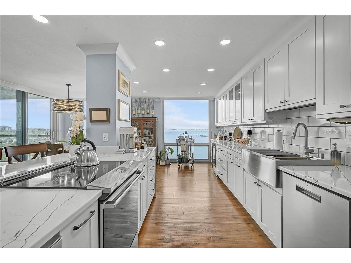 1111 N Gulfstream Avenue #7C Sarasota FL 34236 - SARASOTA BAY A4692338 image9