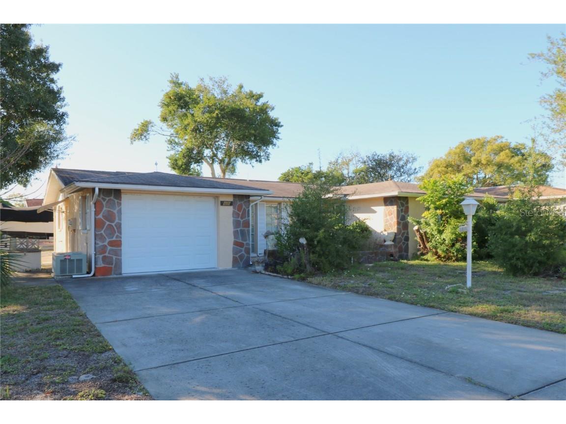 11111 White Oak Lane Port Richey FL 34668 W7840245 image1