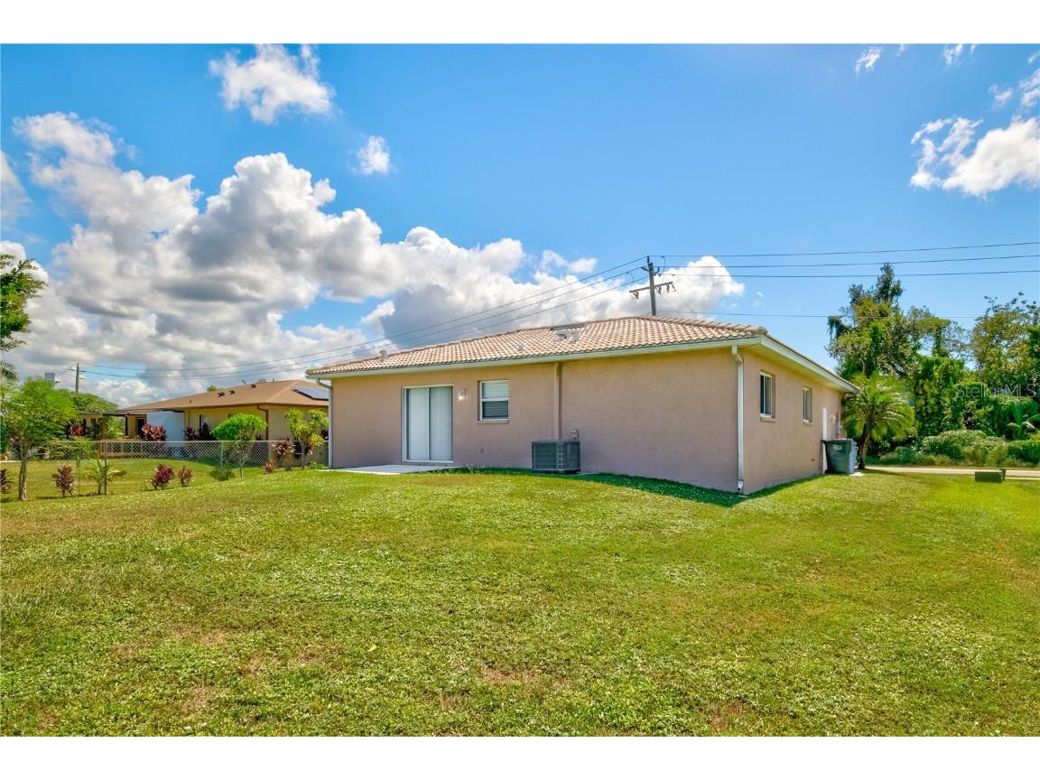 1112 21st Street E Palmetto FL 34221 A4667140 image16