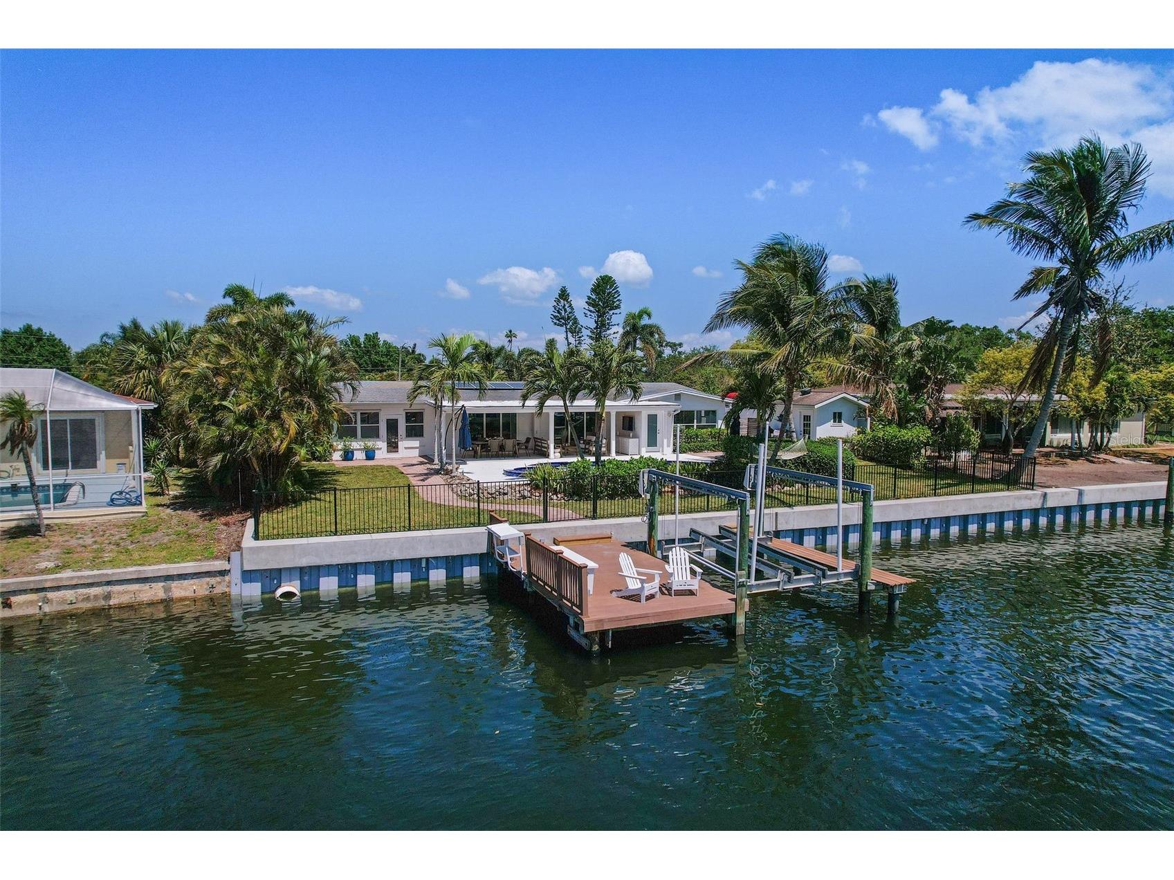 1112 38th Avenue NE Saint Petersburg FL 33704 - TAMPA BAY TB8471972 image1