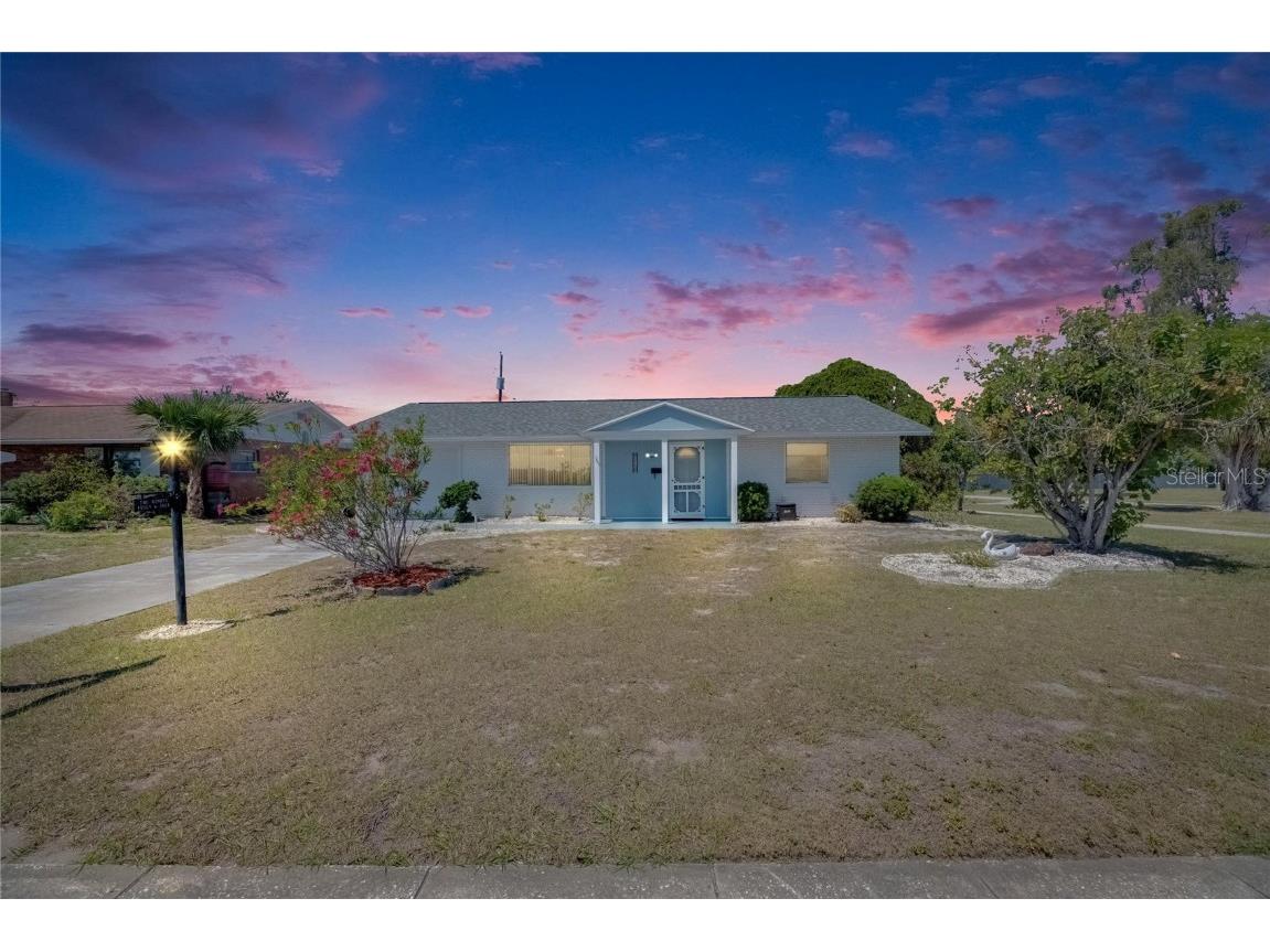 1112 Cherry Hills Drive Sun City Center FL 33573 TB8364664 image1