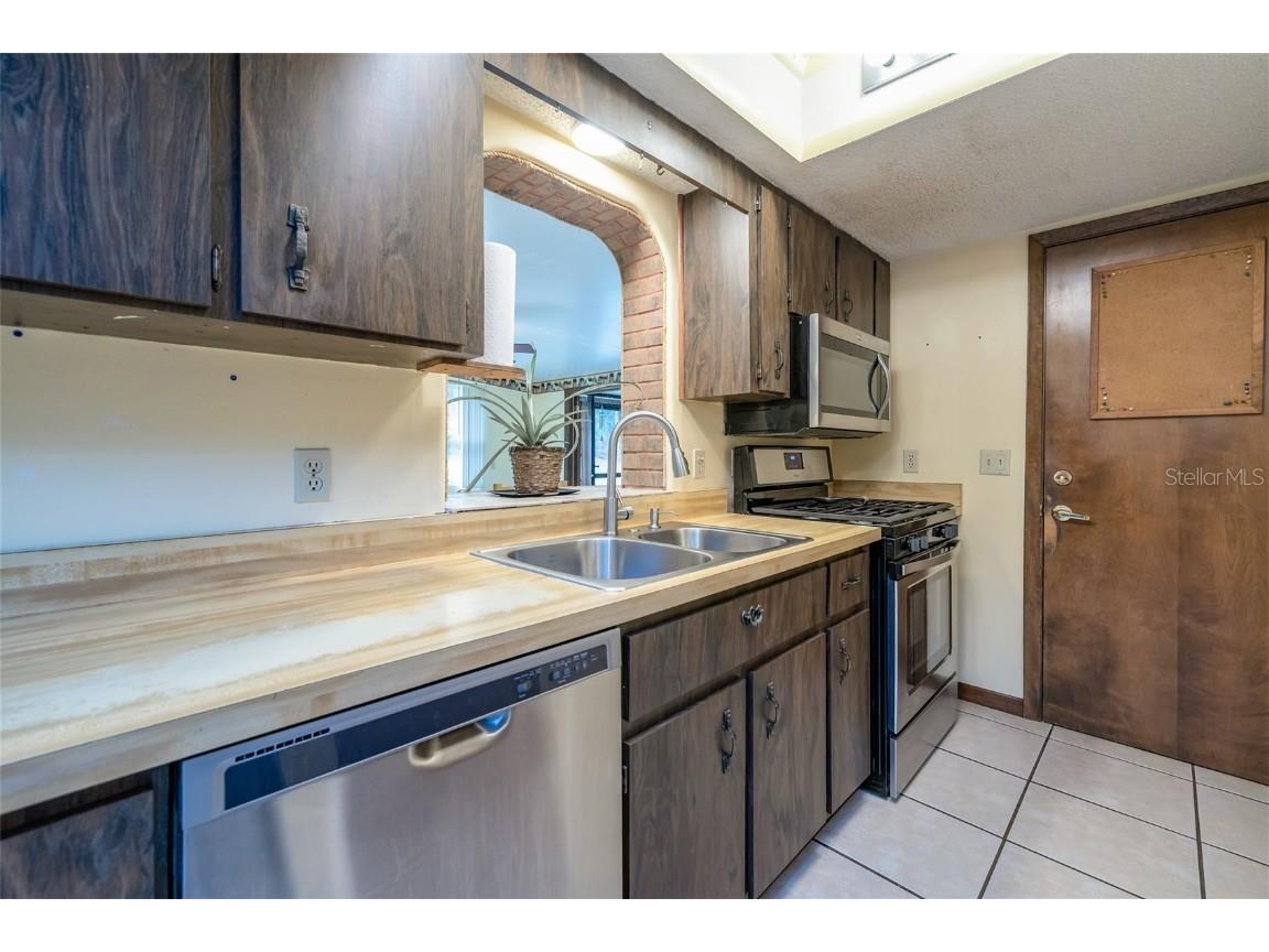 1112 E Beresford Avenue Deland FL 32724 V4945133 image9