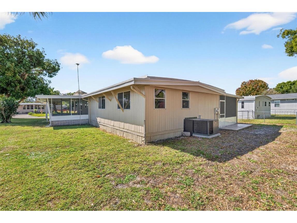 1112 Elkhart Circle Tavares FL 32778 - LAKE FRANCIS G5104640 image43