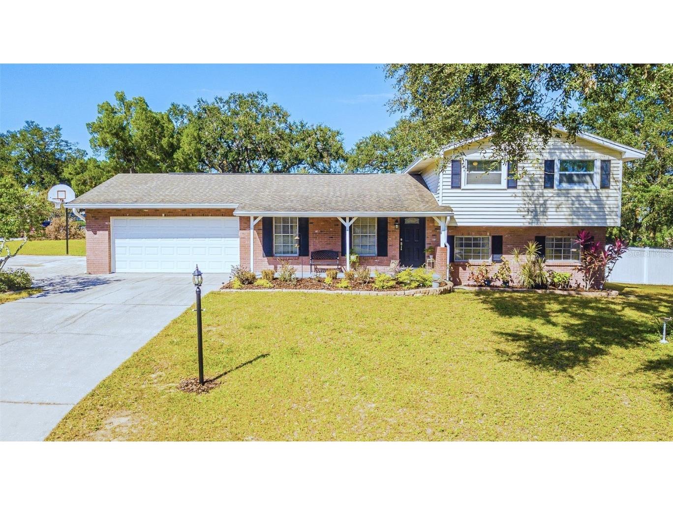 1112 King Arthur Court Valrico FL 33594 TB8315985 image1