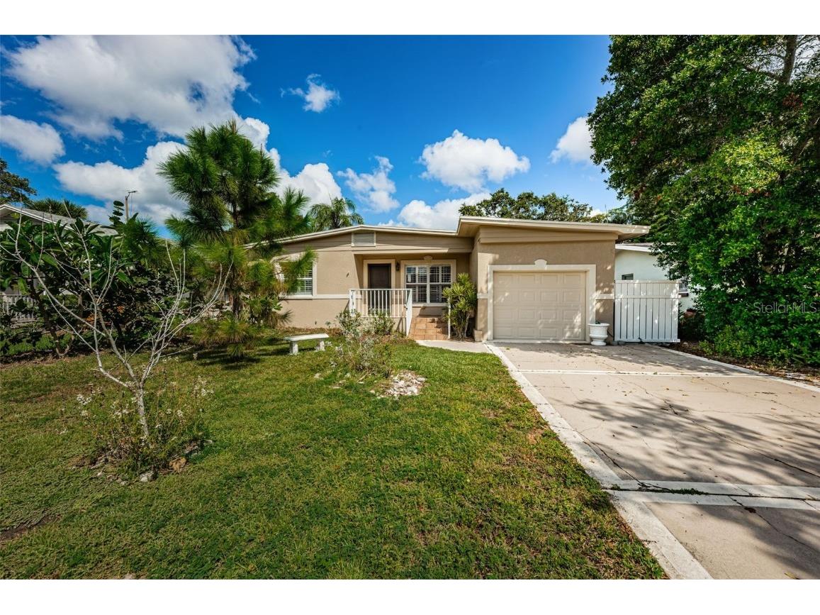 1112 Michigan Boulevard Dunedin FL 34698 U8217214 image1