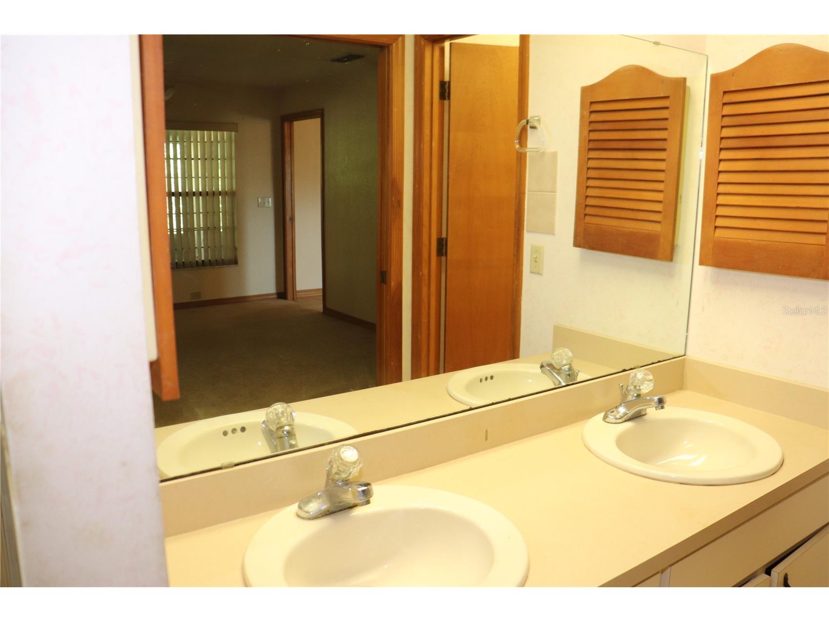 1112 NE 130 Terrace Silver Springs FL 34488 OM722992 image17