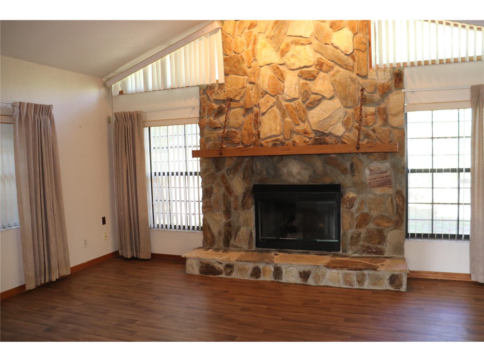 1112 NE 130 Terrace Silver Springs FL 34488 OM722992 image8
