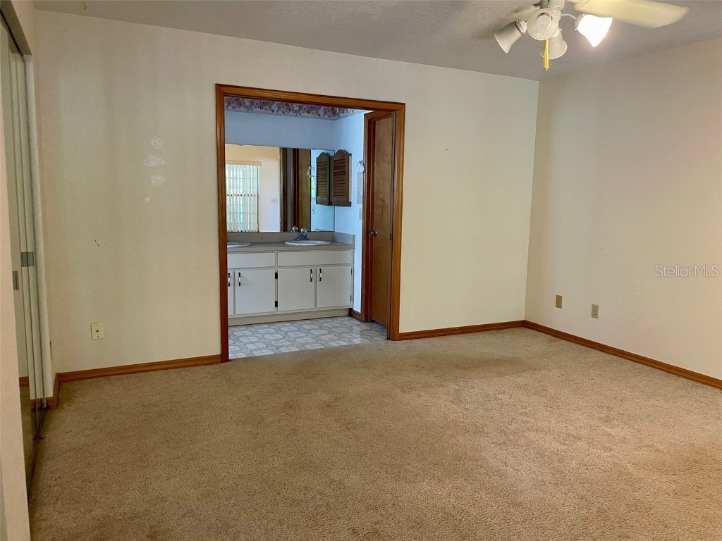 1112 NE 130th Terrace Silver Springs FL 34488 - LAKE WALDENA OM703912 image34