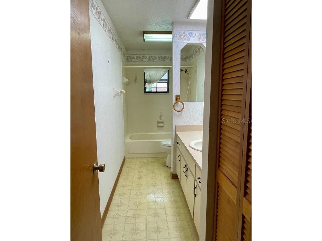 1112 NE 130th Terrace Silver Springs FL 34488 - LAKE WALDENA OM703912 image42