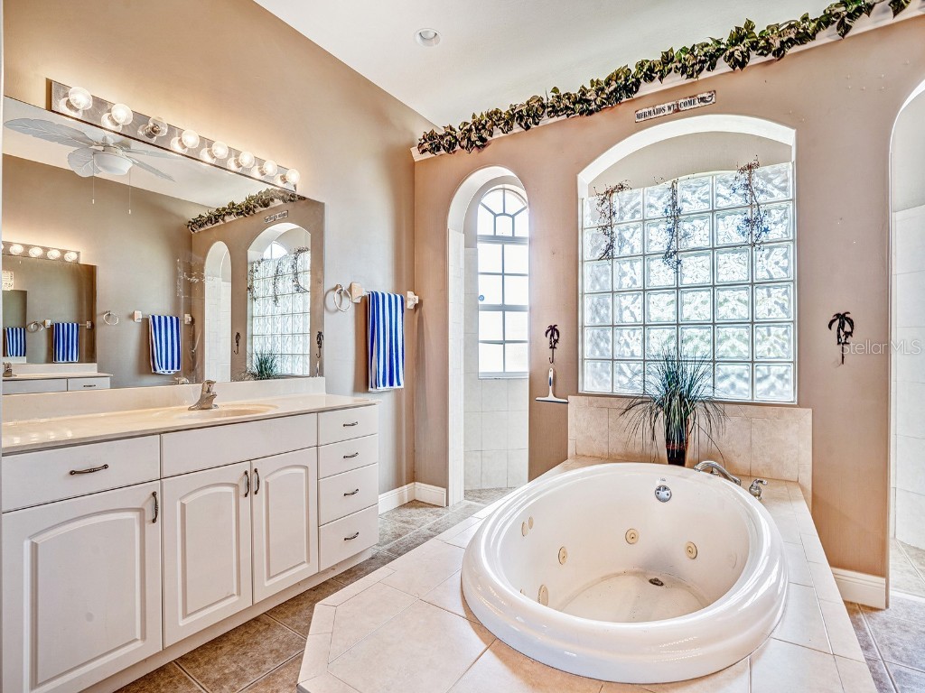 1112 NW 9th Avenue Cape Coral FL 33993 TB8375032 image28