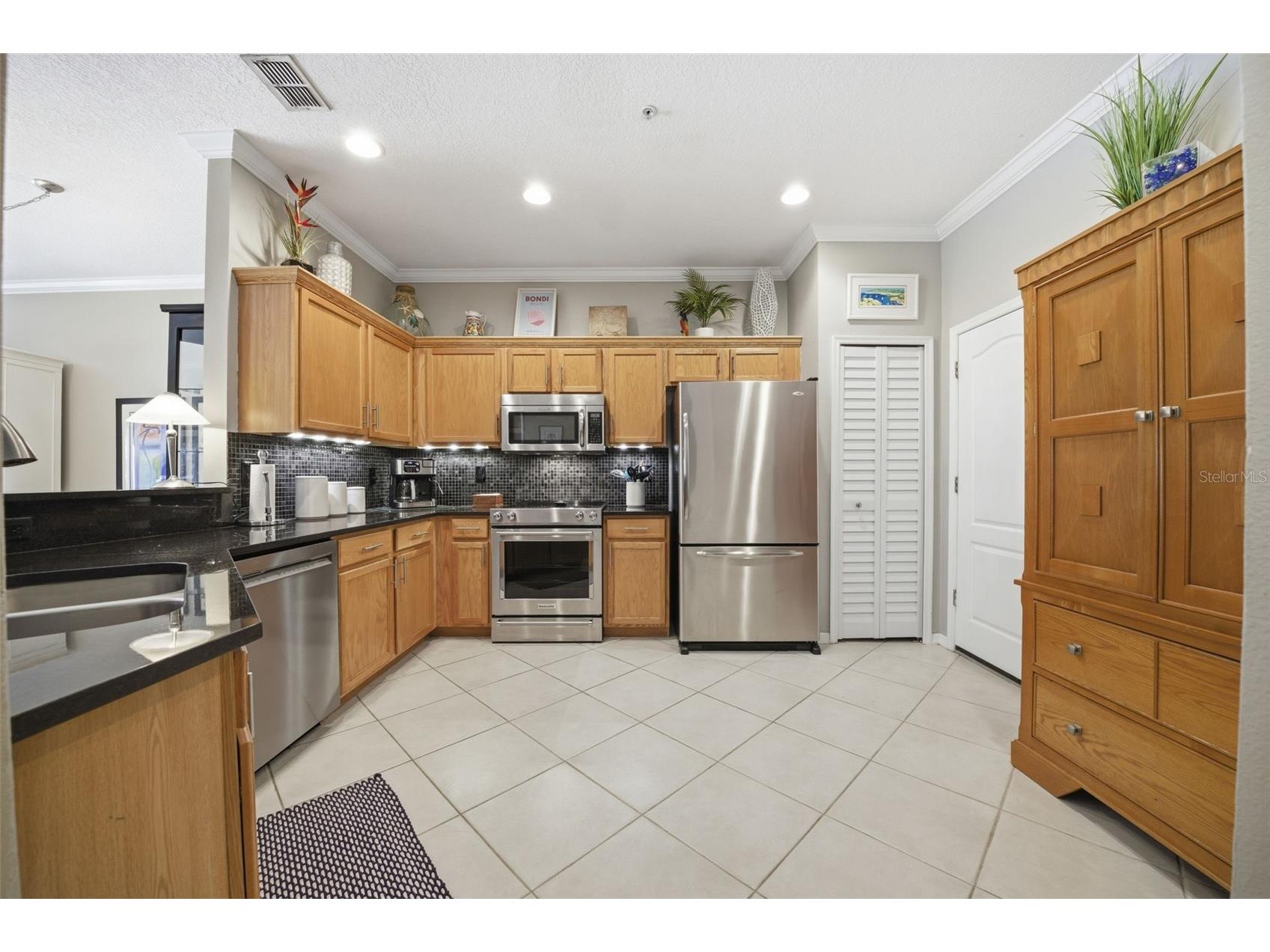 11125 Kapok Grand Circle Madeira Beach FL 33708 TB8467270 image7