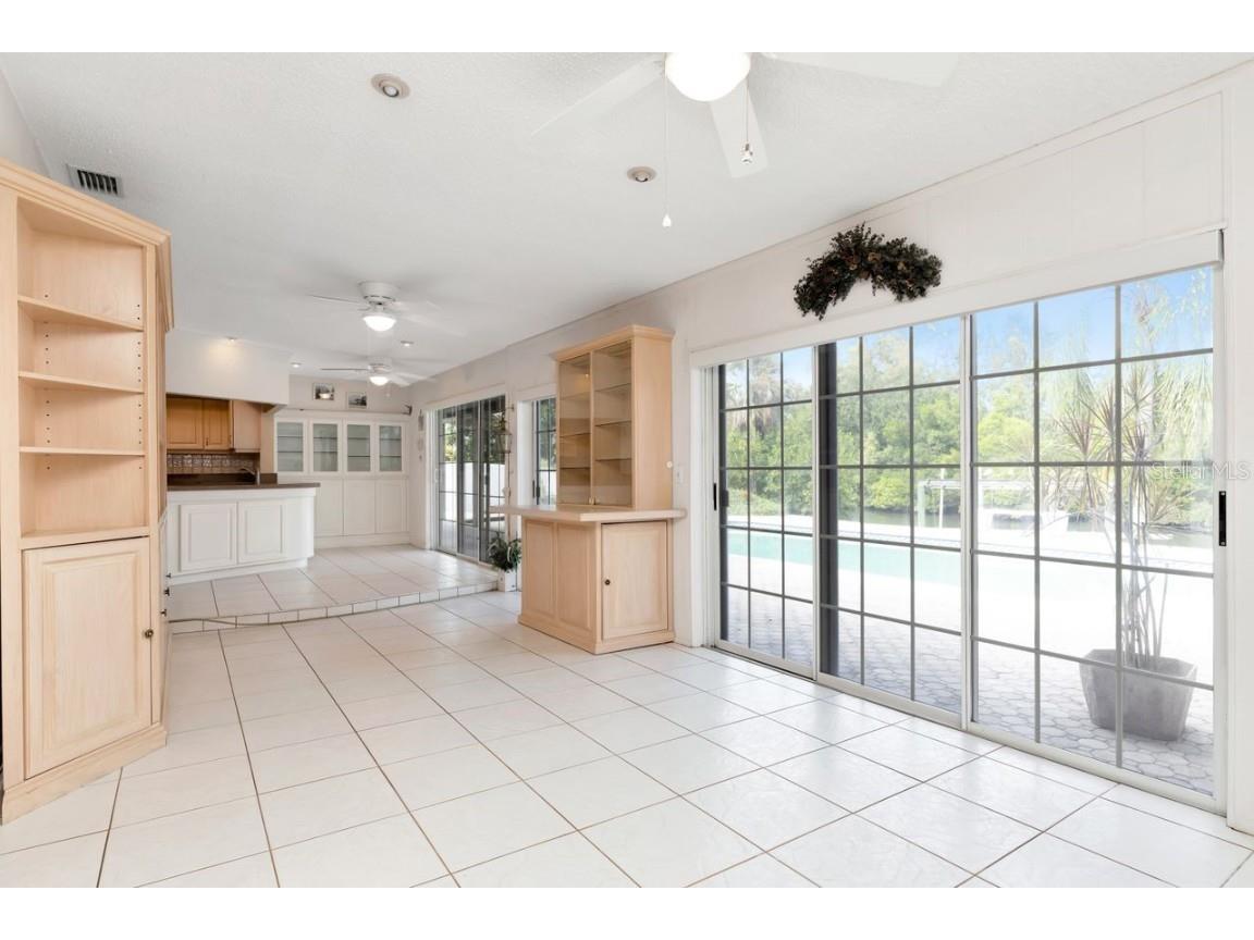 1113 45th Avenue NE Saint Petersburg FL 33703 TB8427296 image11