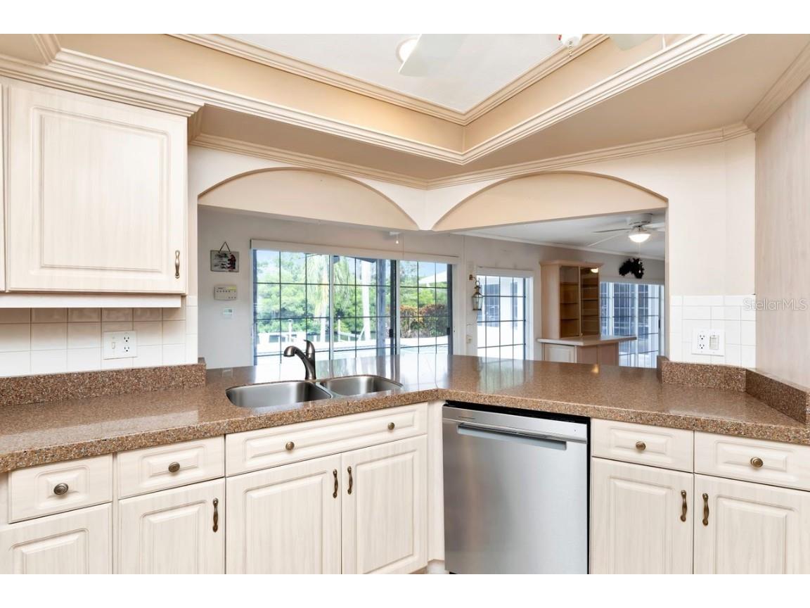 1113 45th Avenue NE Saint Petersburg FL 33703 TB8427296 image18