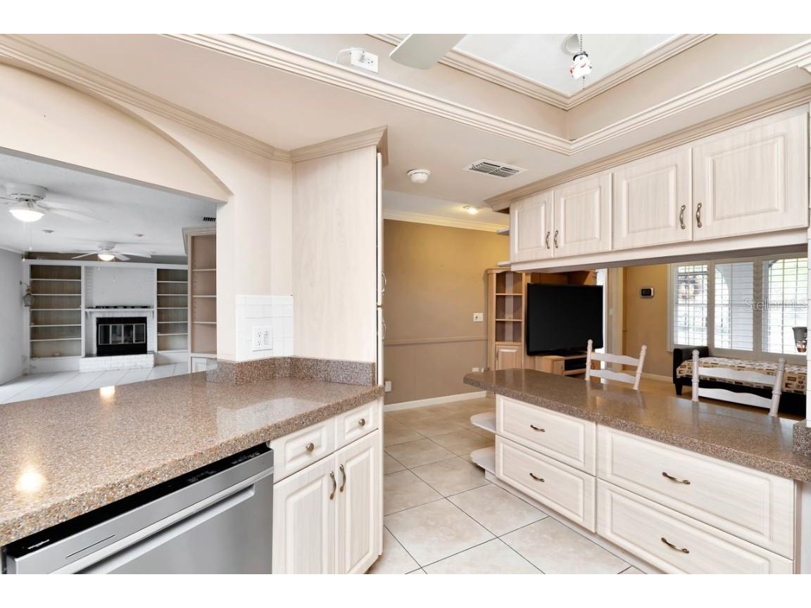 1113 45th Avenue NE Saint Petersburg FL 33703 TB8427296 image19