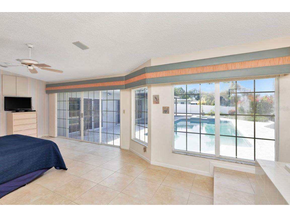 1113 45th Avenue NE Saint Petersburg FL 33703 TB8427296 image25