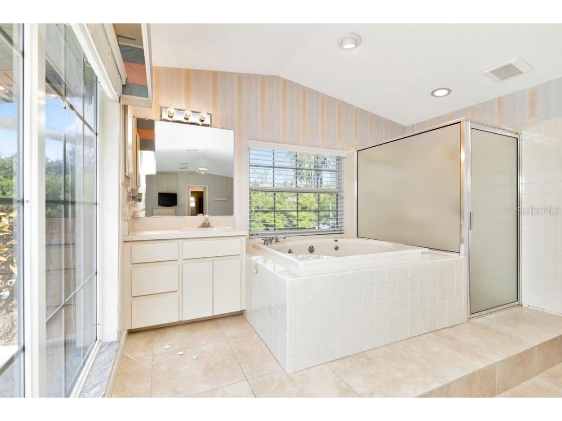 1113 45th Avenue NE Saint Petersburg FL 33703 TB8427296 image26