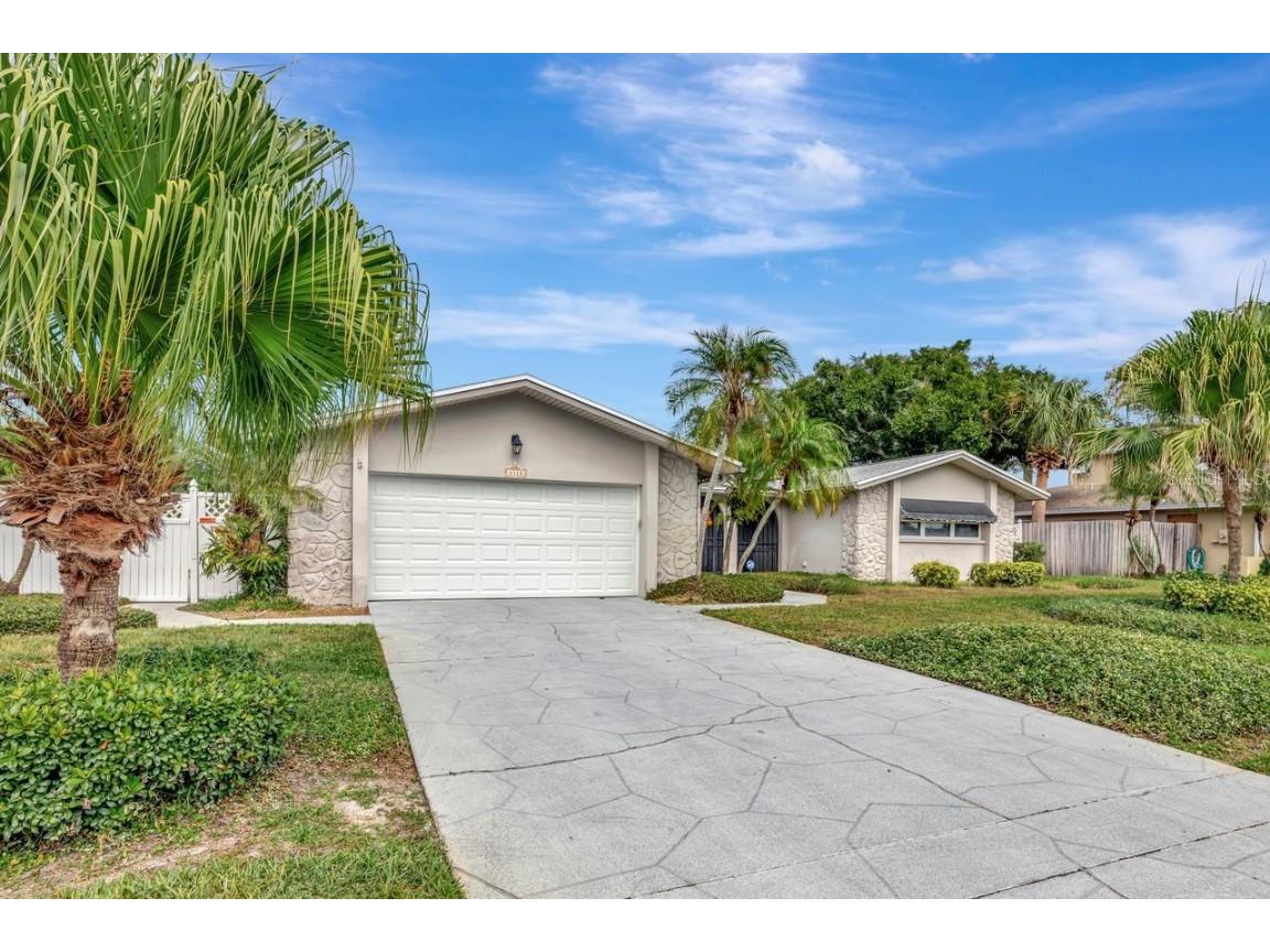 1113 45th Avenue NE Saint Petersburg FL 33703 TB8427296 image3