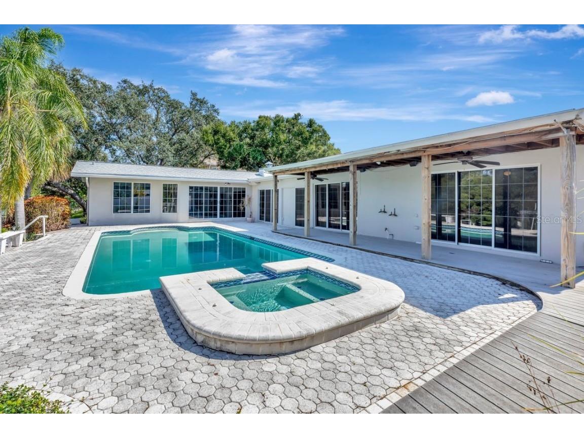 1113 45th Avenue NE Saint Petersburg FL 33703 TB8427296 image49