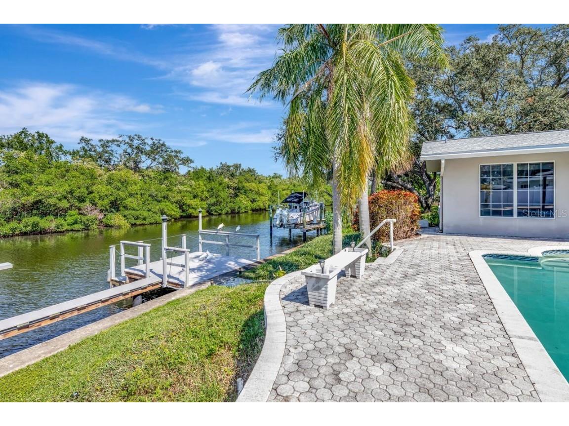 1113 45th Avenue NE Saint Petersburg FL 33703 TB8427296 image53