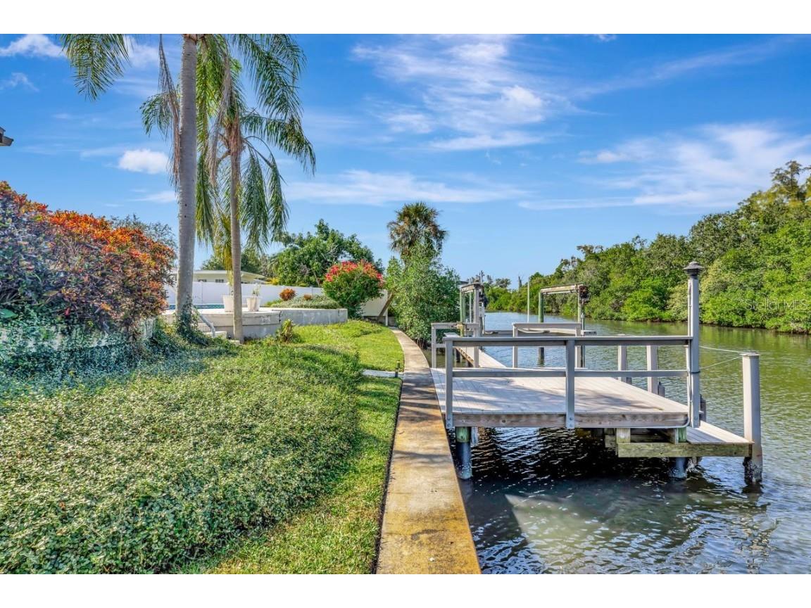 1113 45th Avenue NE Saint Petersburg FL 33703 TB8427296 image54