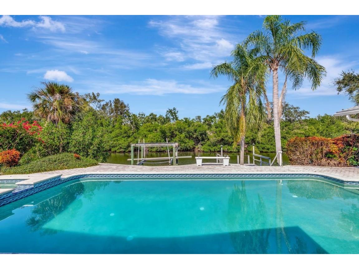 1113 45th Avenue NE Saint Petersburg FL 33703 TB8427296 image58