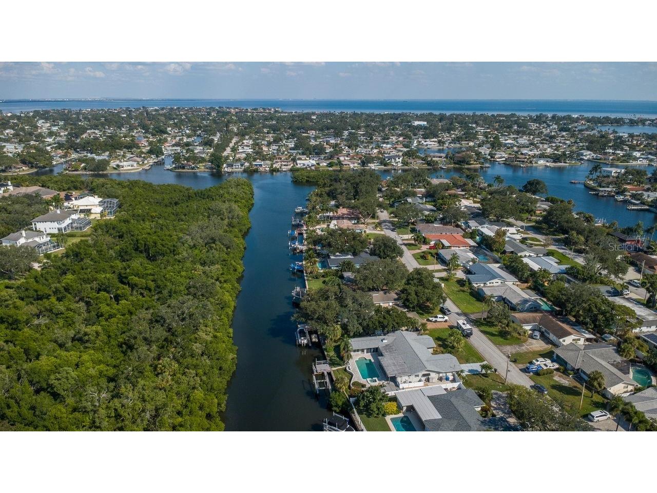 1113 45th Avenue NE Saint Petersburg FL 33703 TB8427296 image65