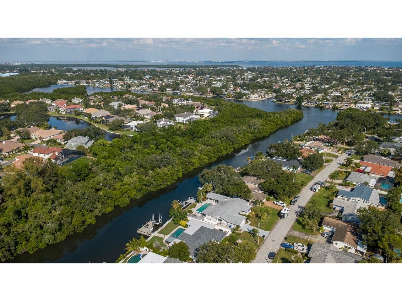 1113 45th Avenue NE Saint Petersburg FL 33703 TB8427296 image69