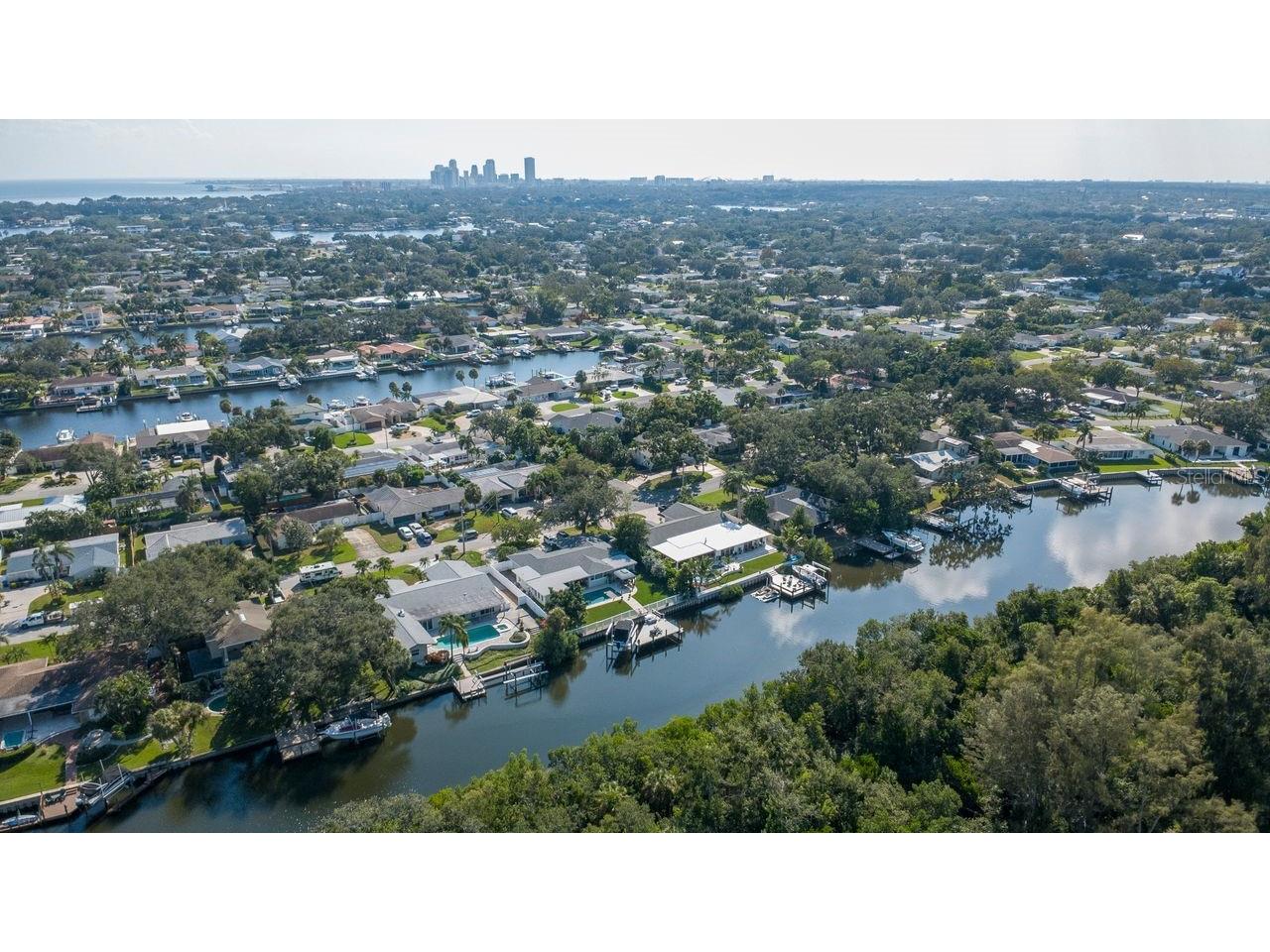 1113 45th Avenue NE Saint Petersburg FL 33703 TB8427296 image73