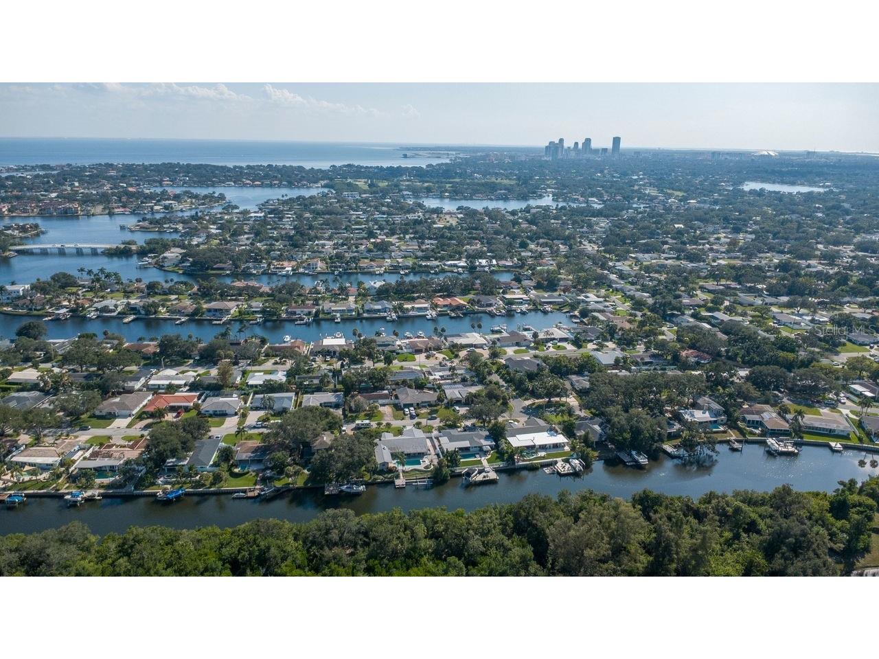 1113 45th Avenue NE Saint Petersburg FL 33703 TB8427296 image75