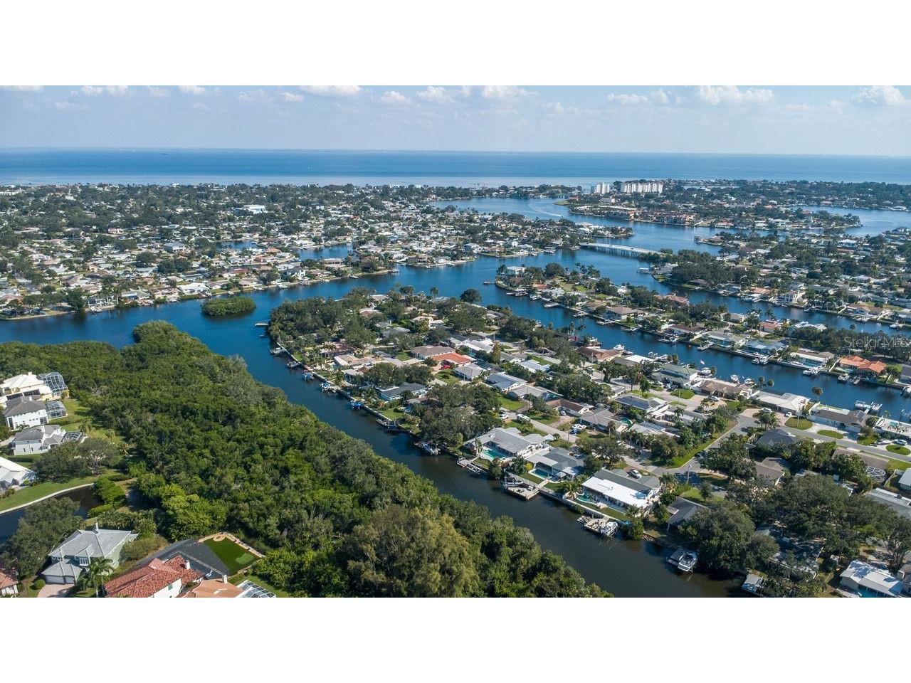 1113 45th Avenue NE Saint Petersburg FL 33703 TB8427296 image76