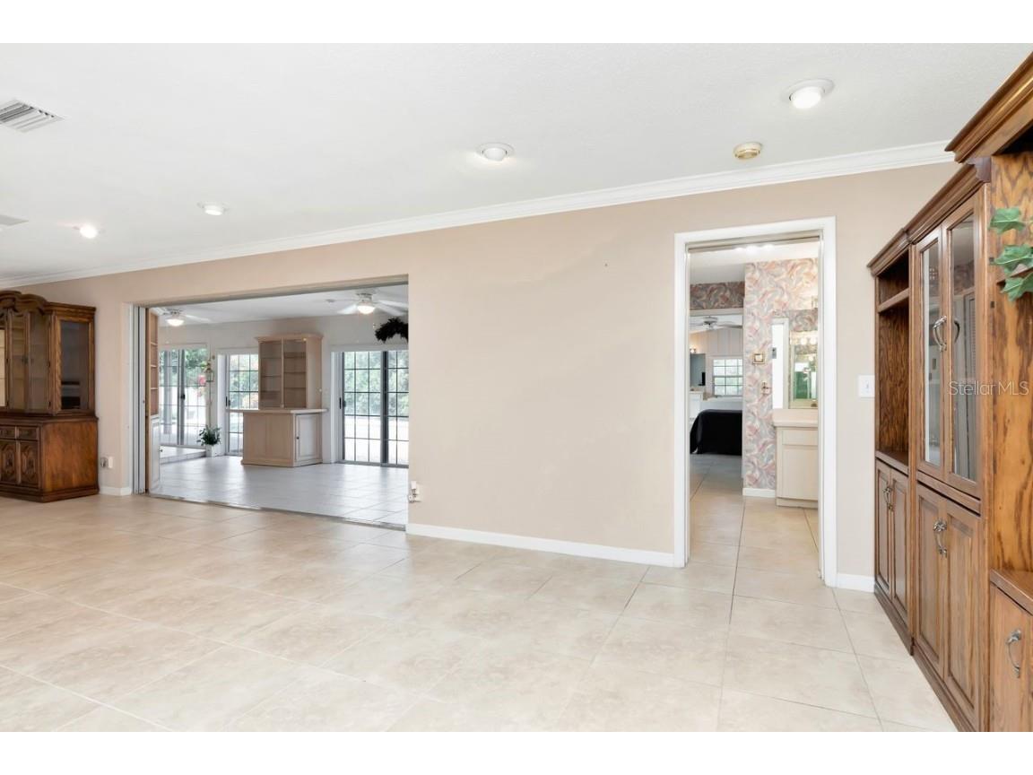 1113 45th Avenue NE Saint Petersburg FL 33703 TB8427296 image9