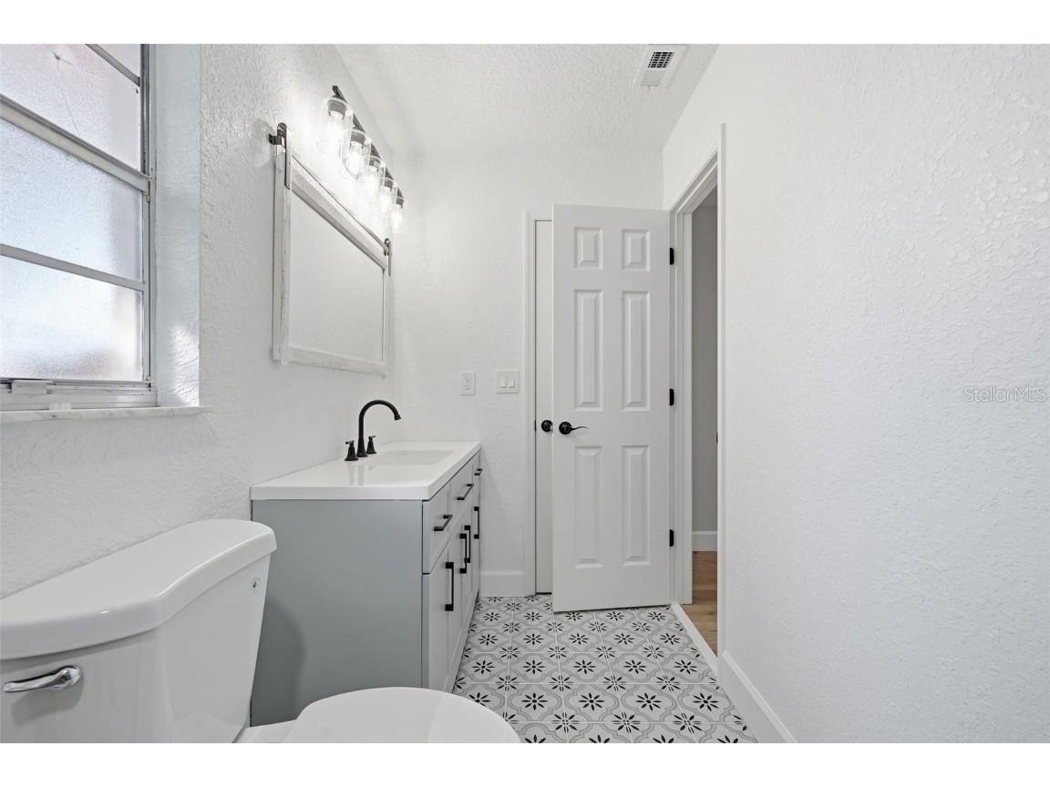 1113 Cass Street Deland FL 32720 V4945894 image9