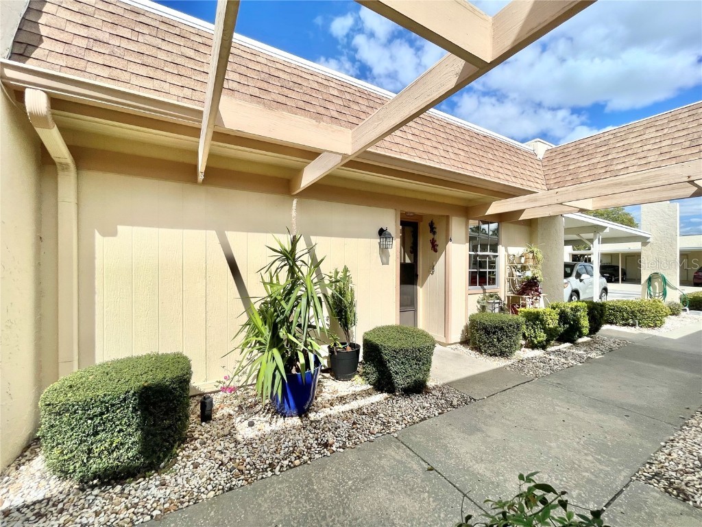 11131 Pembridge Court #6 Port Richey FL 34668 W7852651 image1