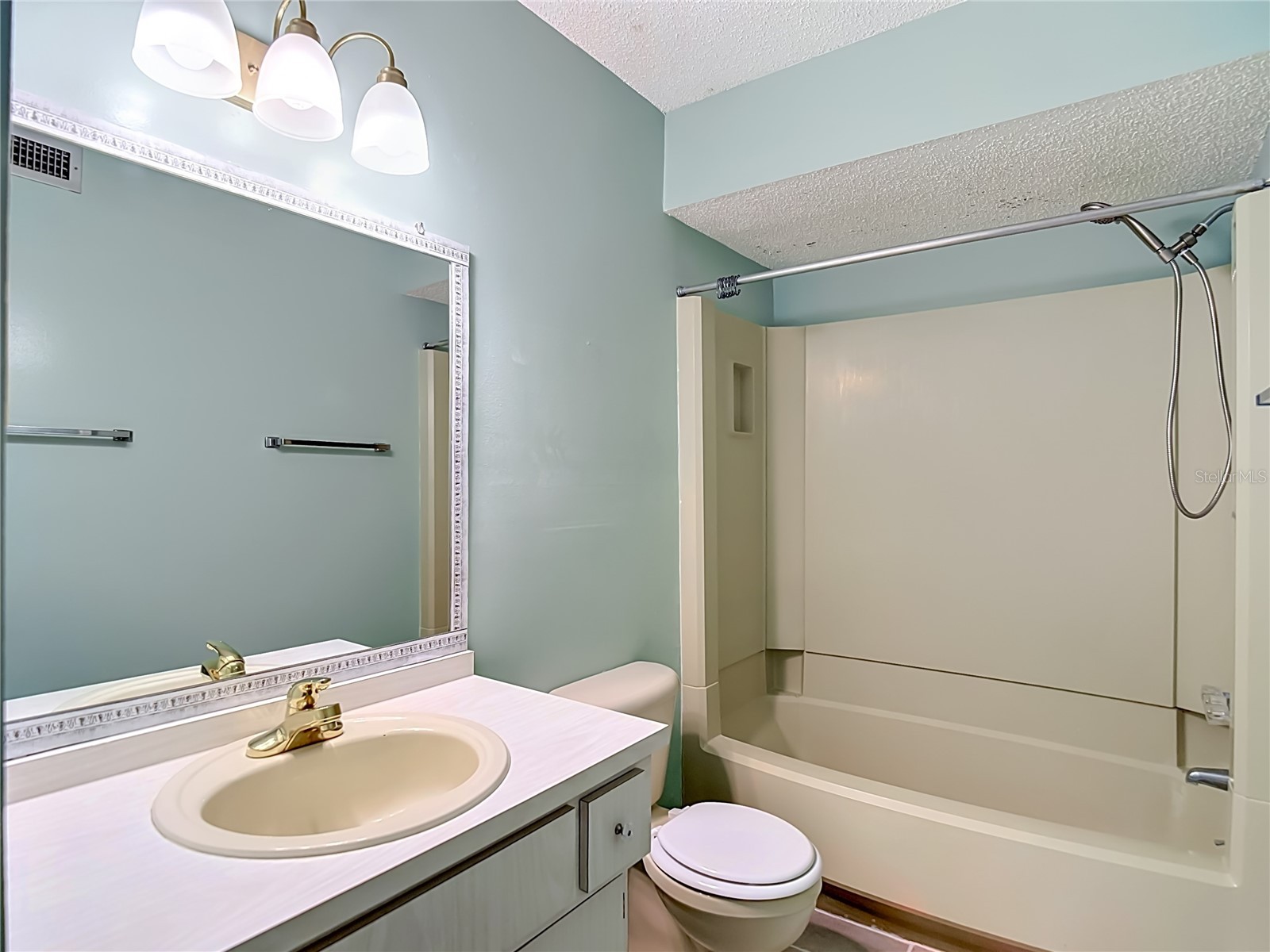 11132 Pembridge Court #6 Port Richey FL 34668 W7885102 image27