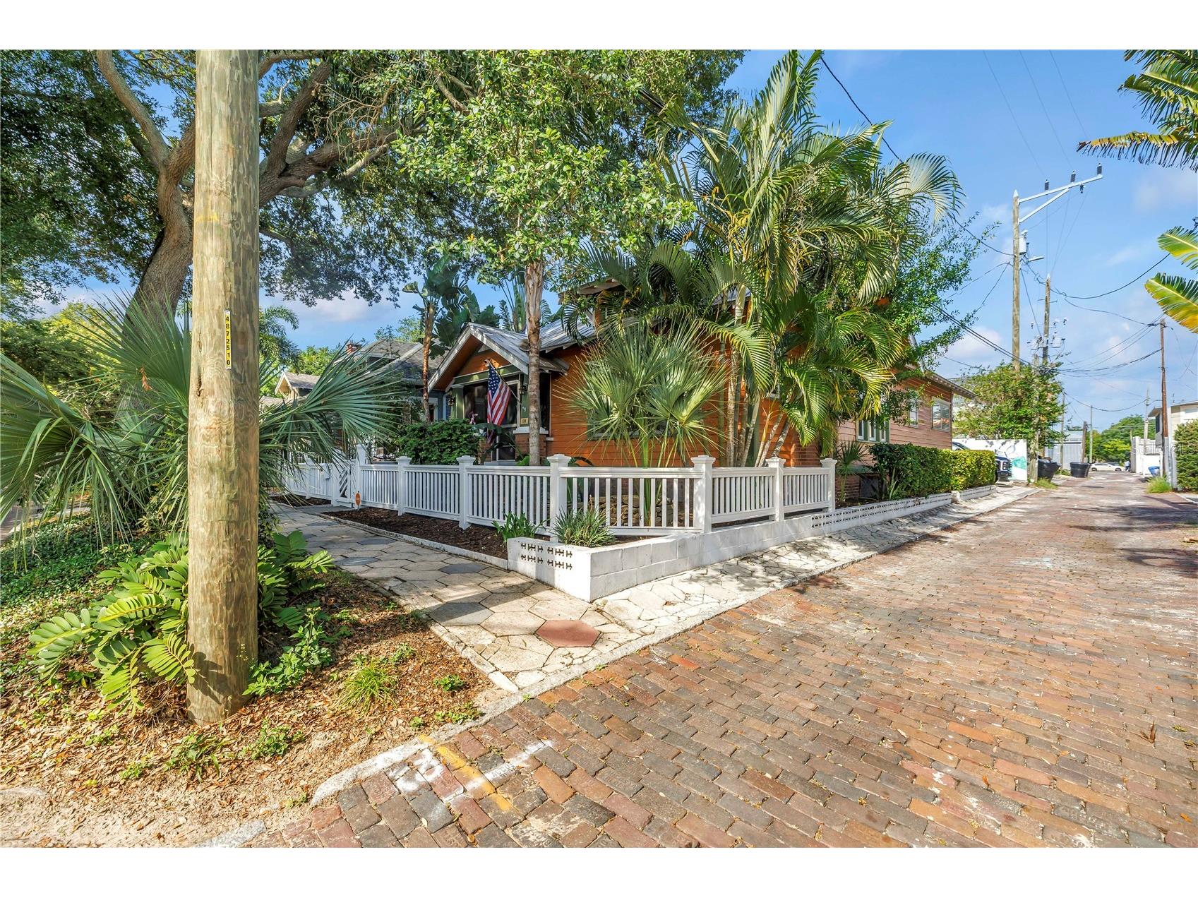 1114 3rd Street N Saint Petersburg FL 33701 TB8512320 image48