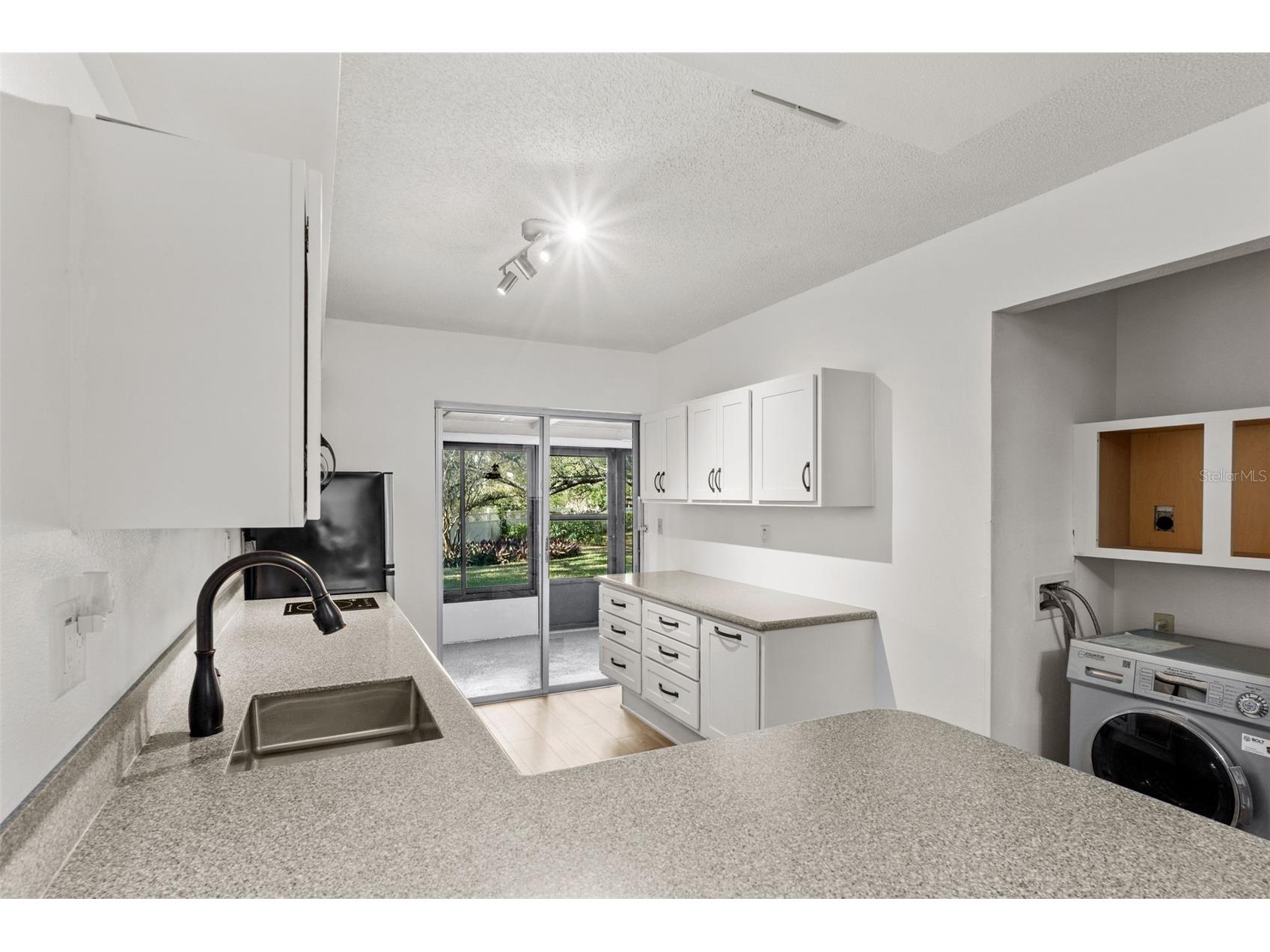 1114 Castlemay Circle Dunedin FL 34698 TB8479006 image6