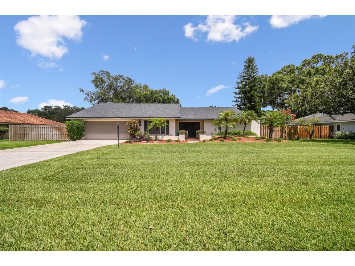 1114 Cypress Point W Winter Haven FL 33884 P4921626 image1