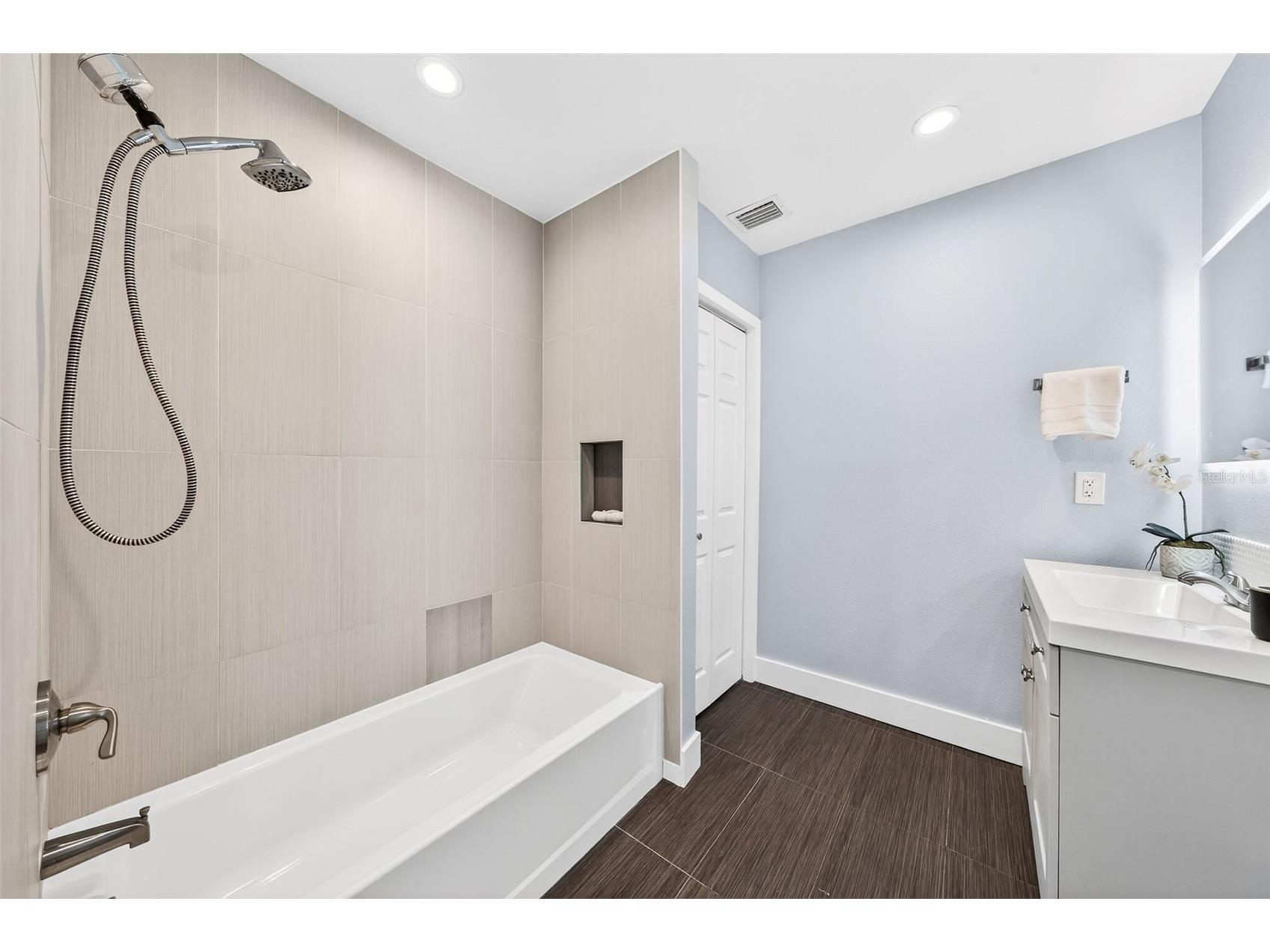 1114 Delridge Avenue Orlando FL 32804 O6405100 image14