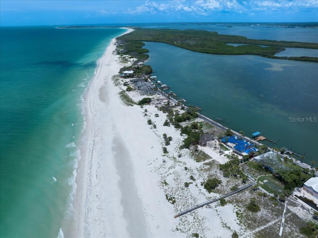 1114 Mandalay Point Clearwater Beach FL 33767 - CLEARWATER HARBOR/GULF OF MEXI TB8395604 image20