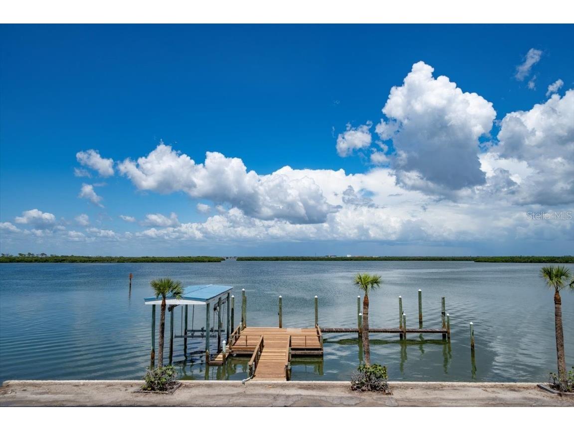 1114 Mandalay Point Clearwater Beach FL 33767 - CLEARWATER HARBOR/GULF OF MEXI TB8395604 image28