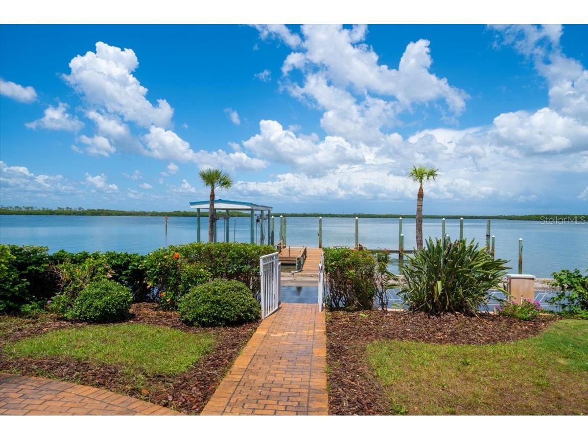 1114 Mandalay Point Clearwater Beach FL 33767 - CLEARWATER HARBOR/GULF OF MEXI TB8395604 image6