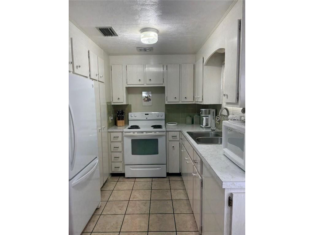 11144 101st Way #143 Largo FL 33773 - LAKE SEMINOLE TB8457071 image2