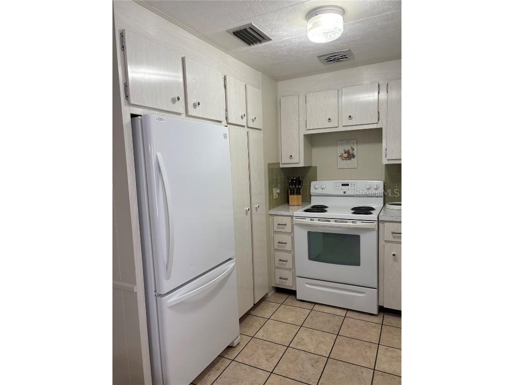 11144 101st Way #143 Largo FL 33773 - LAKE SEMINOLE TB8457071 image4