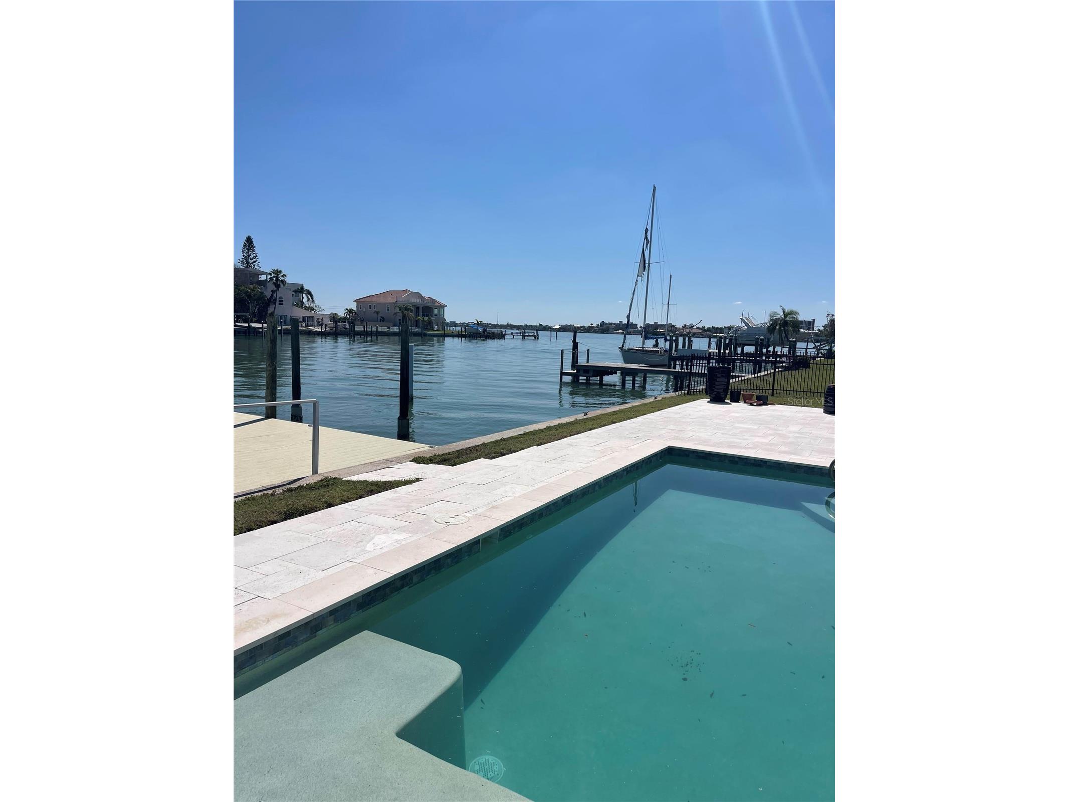 11145 4th Street E Treasure Island FL 33706 - BOCA CIEGA BAY TB8472377 image1