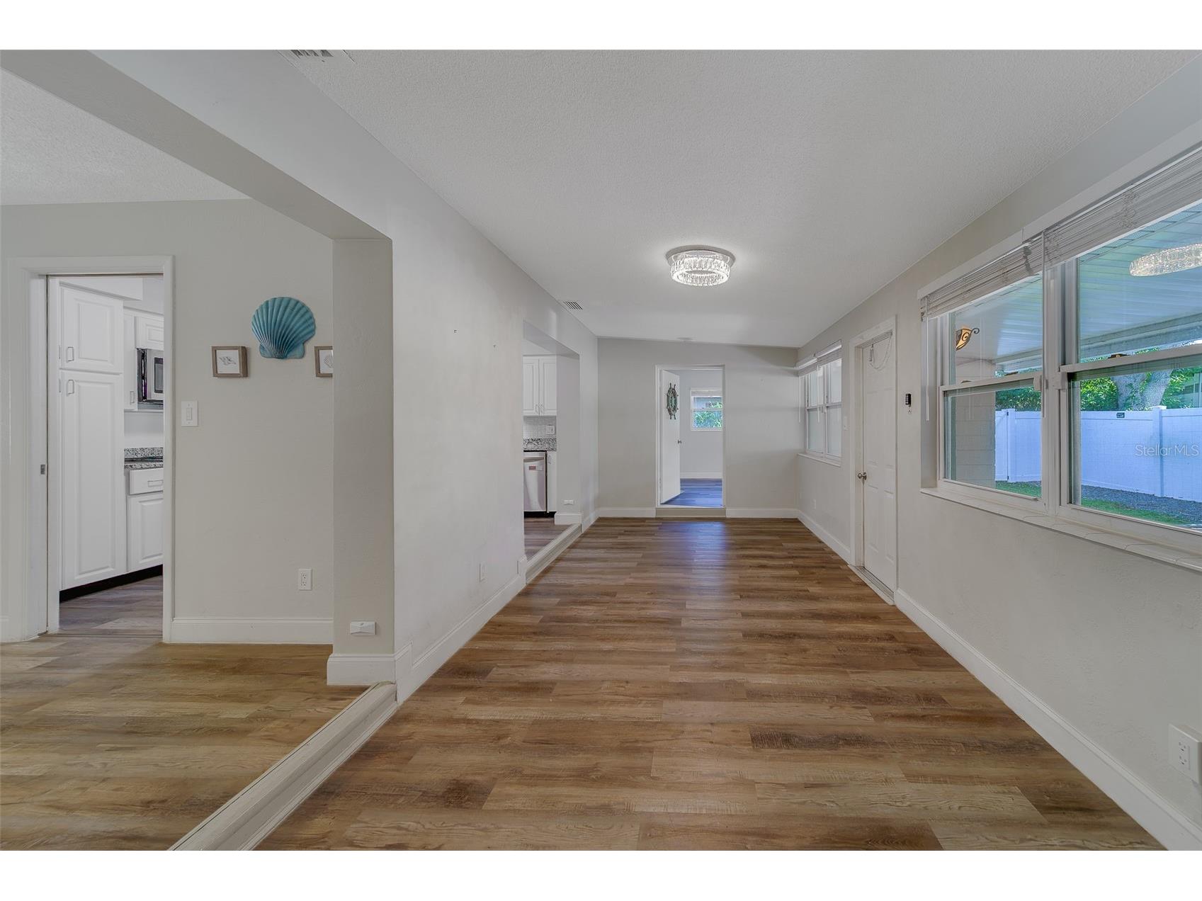 11146 51st Avenue N Saint Petersburg FL 33708 TB8462146 image28