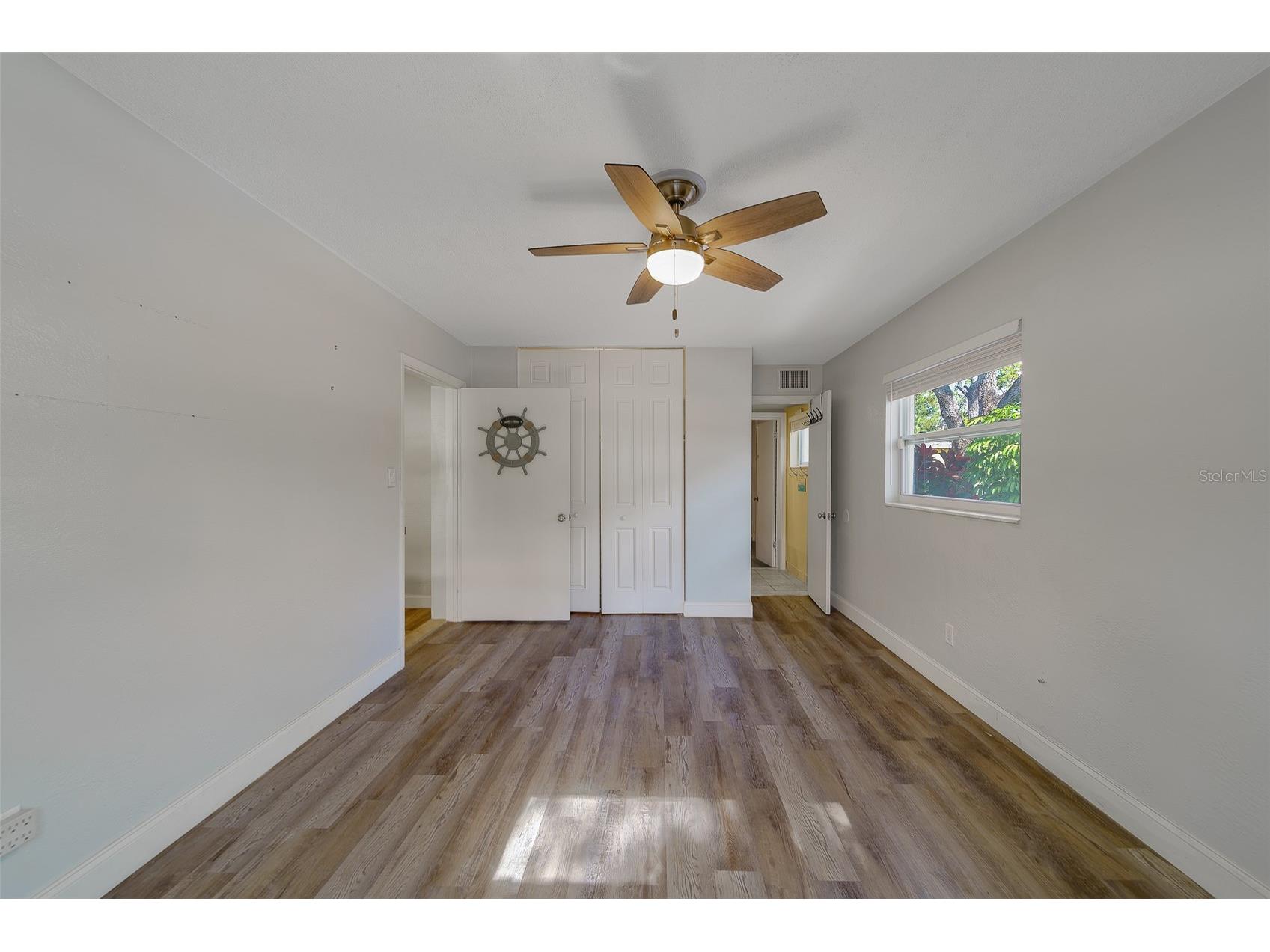 11146 51st Avenue N Saint Petersburg FL 33708 TB8462146 image32