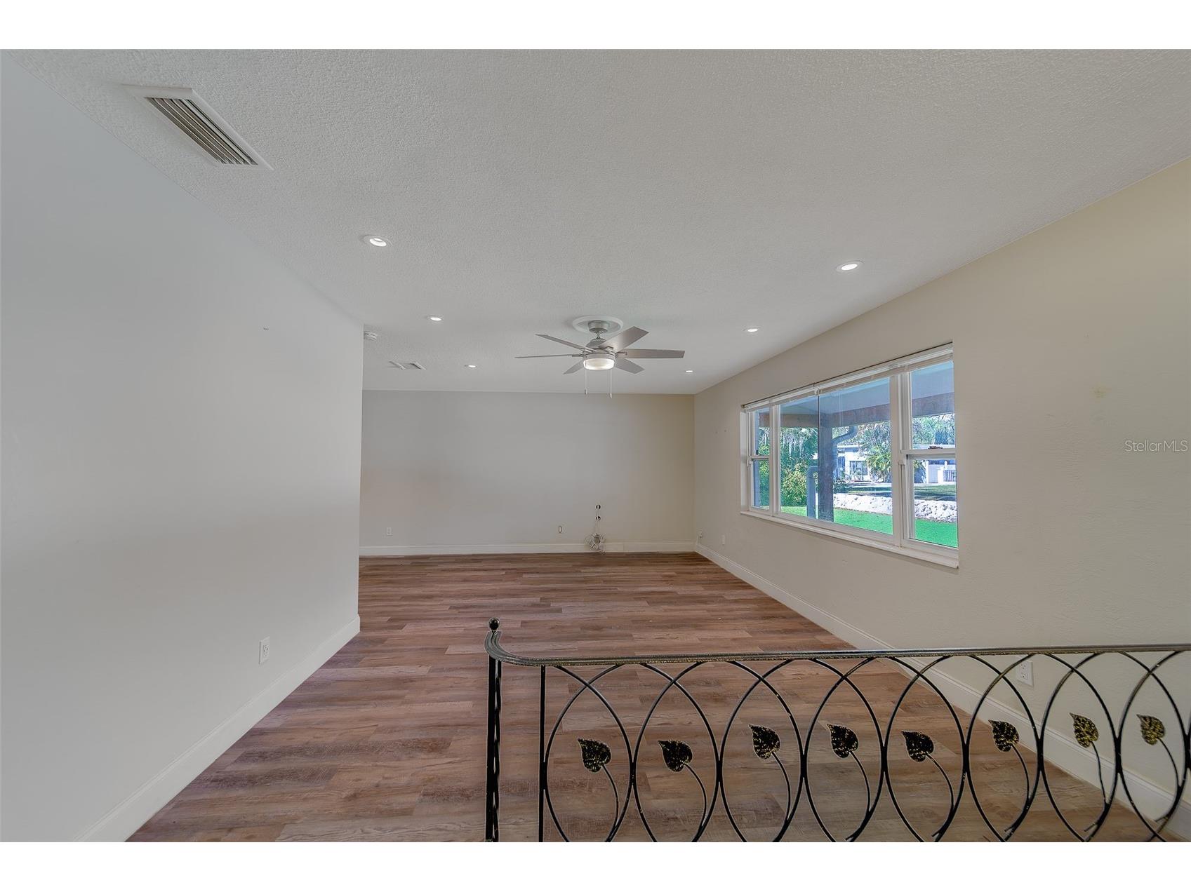 11146 51st Avenue N Saint Petersburg FL 33708 TB8462146 image4