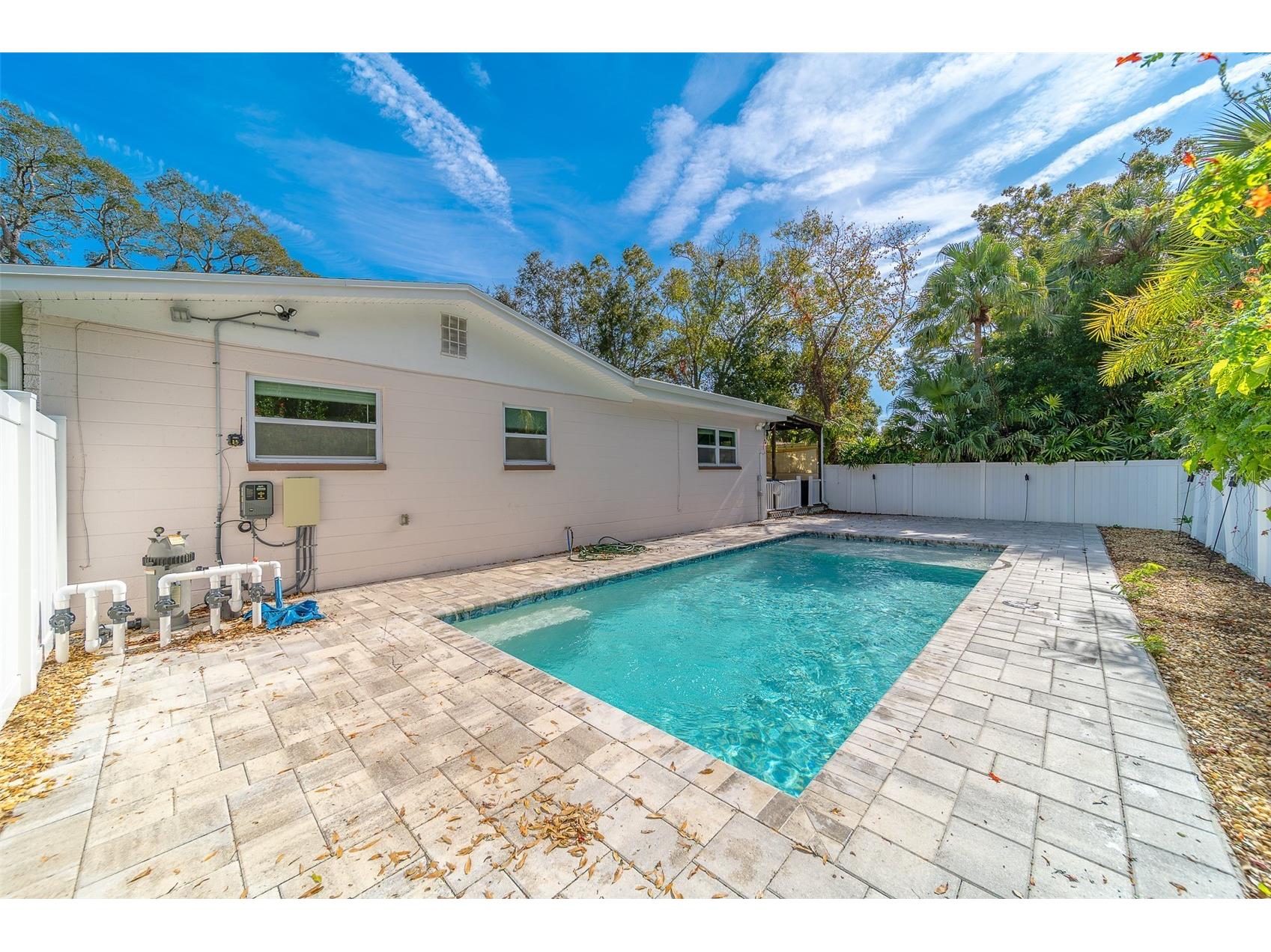 11146 51st Avenue N Saint Petersburg FL 33708 TB8462146 image45