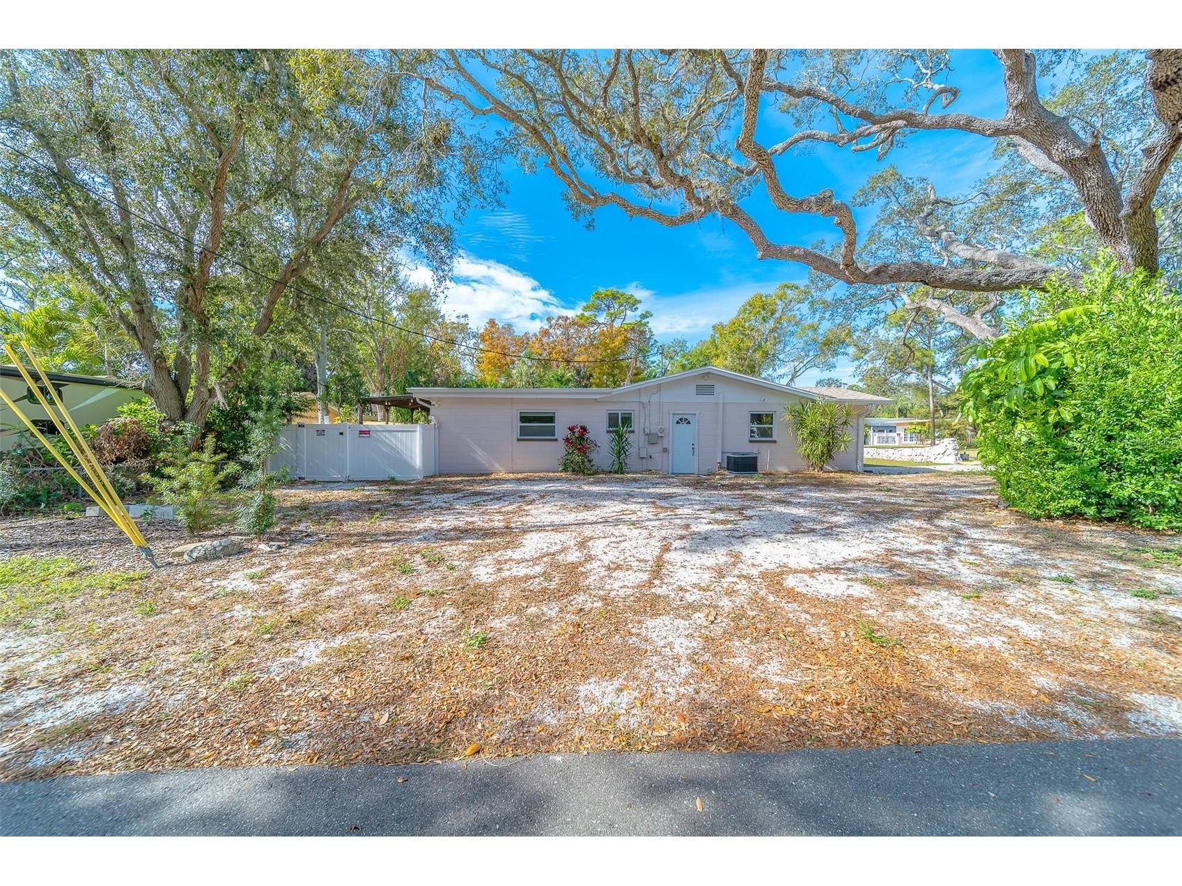 11146 51st Avenue N Saint Petersburg FL 33708 TB8462146 image47